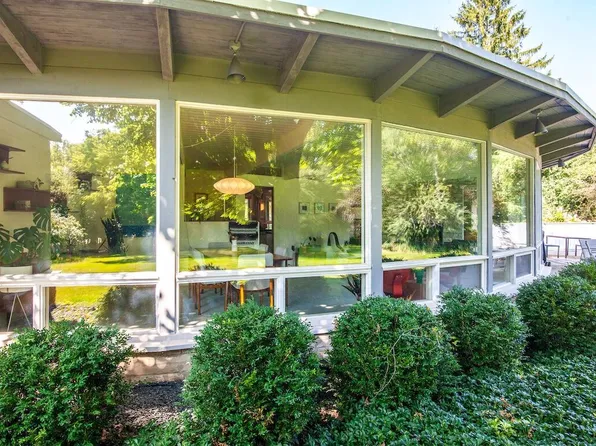 11400 N Mulberry DRIVE, Mequon, WI 53092