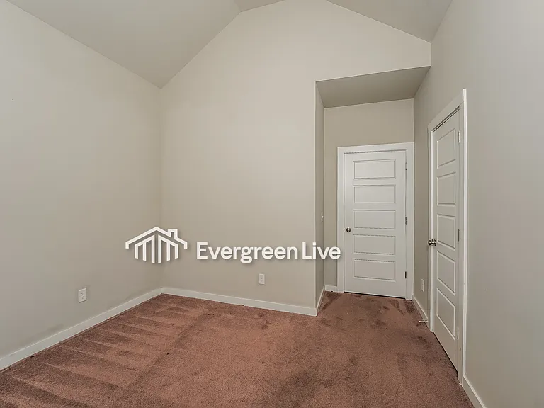 95 Wolf Ln — Photo 12