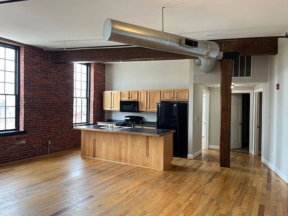 2nd image of 265 N Queen St APT 203