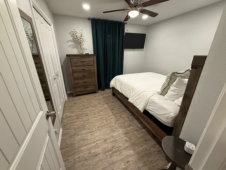 Bedroom 3 - queen bed and smart tv.