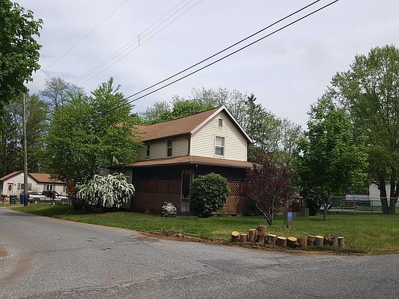 2nd image of 221 Blackwood Ave