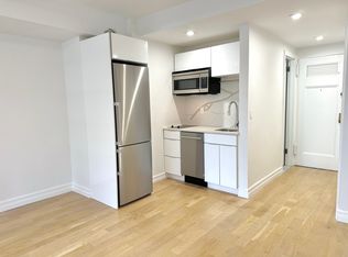 320 E 42nd St APT 1116, New York, NY 10017