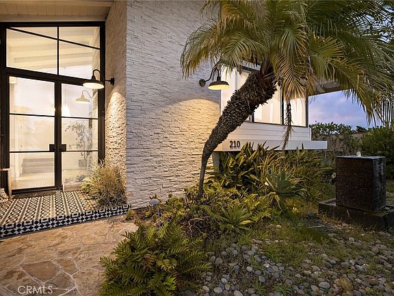 4th image of 210 Monarch Bay Dr