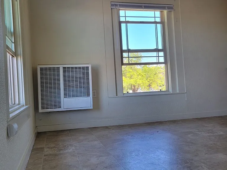 245 Grape St #2 — Photo 4