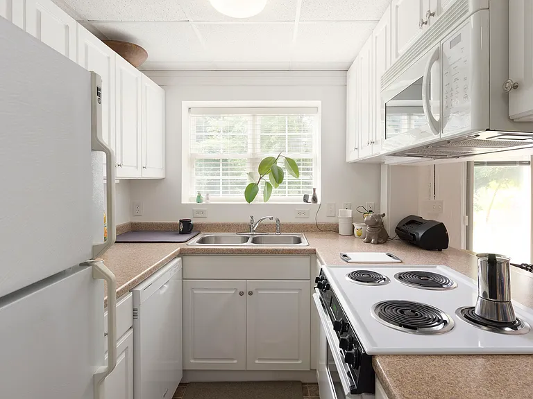 451 Kenilworth Rd #B — Photo 7
