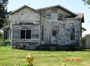 301 N Waugh St, Hedrick, IA 52563