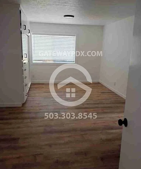 662 Monmouth St — Photo 11