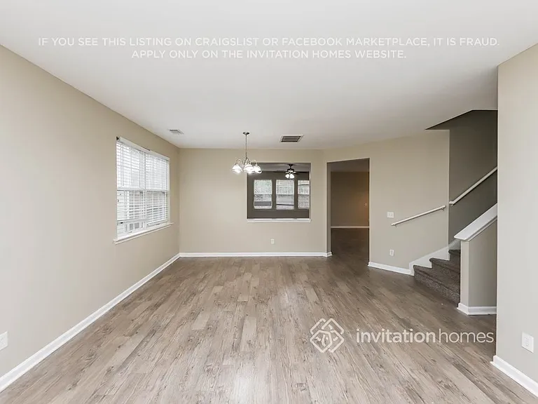 2230 Valley Creek Dr — Photo 5