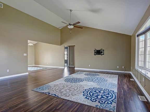 2nd image of 3086 Ramblewood St