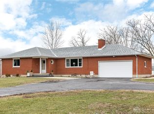 1433 Clayton Rd, Brookville, OH 45309