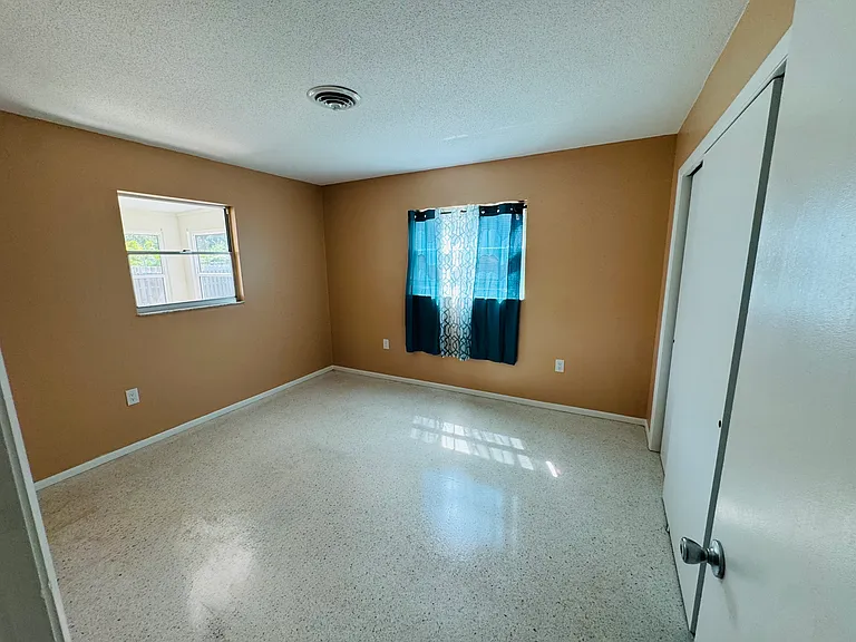Guest bedroom 1