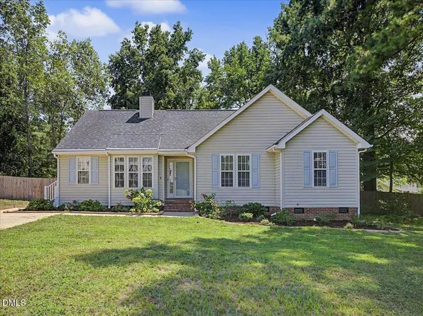 204 Stargate Rd, Holly Springs, NC 27540