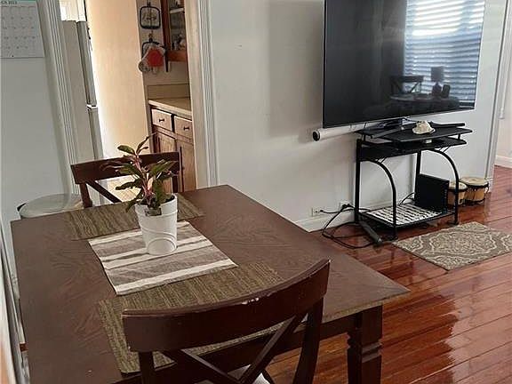 4th image of 808 SE 6th Ct APT 4