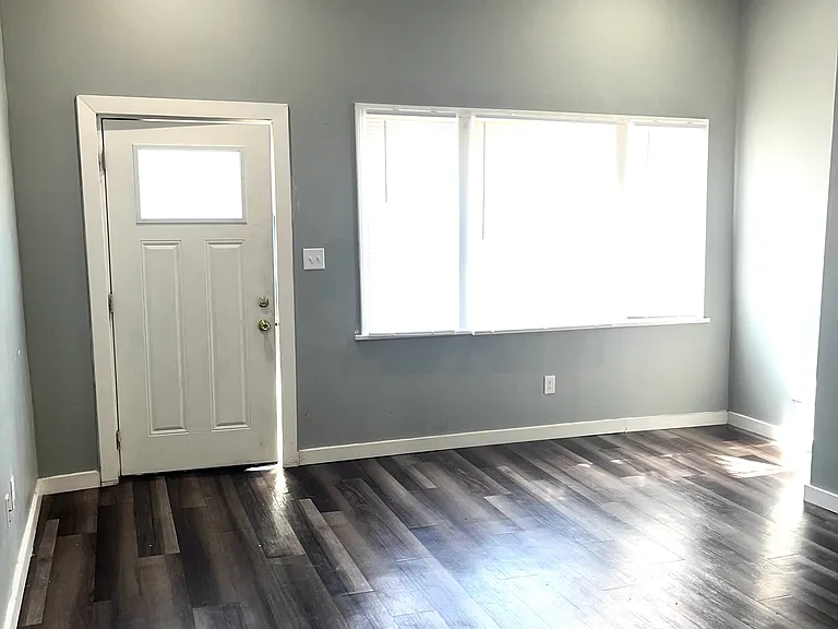 2215 W Market St — Photo 8