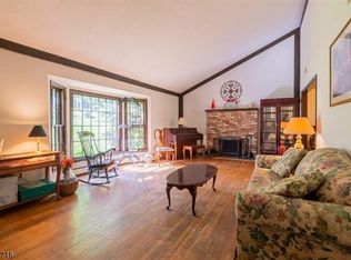 31 Mabro Dr, Denville, NJ
