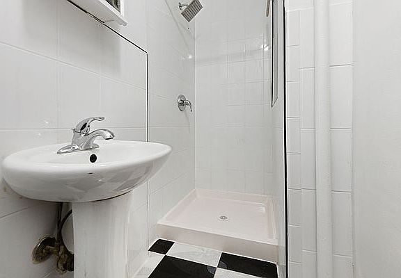 5th image of 1779 Madison Ave #104
