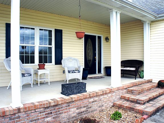 3rd image of 2863 Juniper Dr