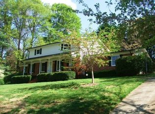 1880 6th St NW, Hickory, NC 28601