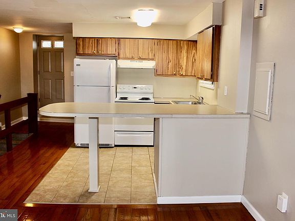 5th image of 1426 W Porter St Floor 3