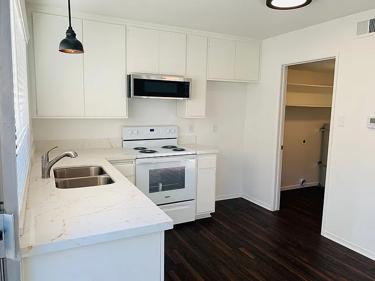 589 Rio Grande Cir — Photo 4