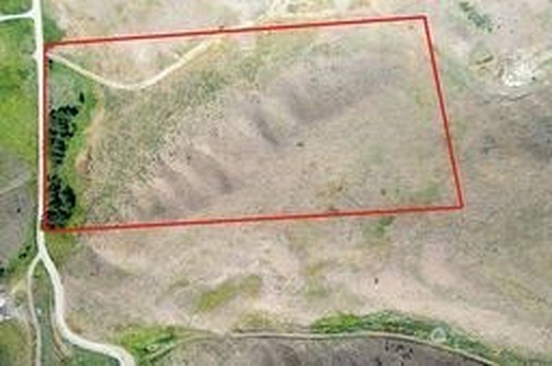2nd image of 121 Finley Canyon Road