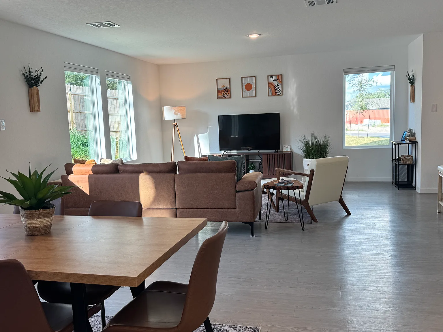 4 bed, 2.5 bath, 2173 sqft, $3,000 — Photo 4