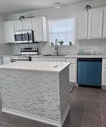 2nd image of 60 Moss Dr