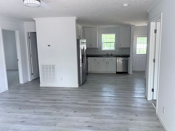 4th image of 1010 Salem Rd #B