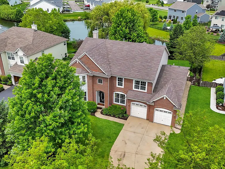 322 Hemlock Ln — Photo 4