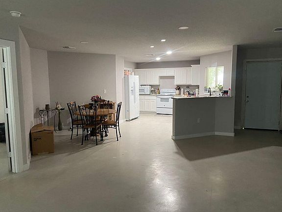 Kitchen and breakfast nook