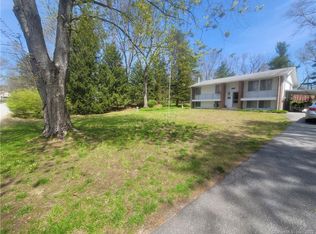 18 Louis Ln, Plainfield, CT 06374