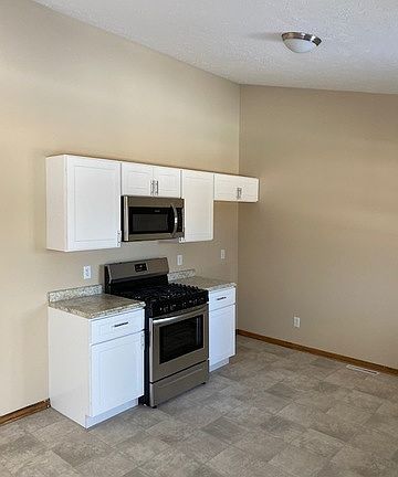4th image of 4744 Alexandra Ln