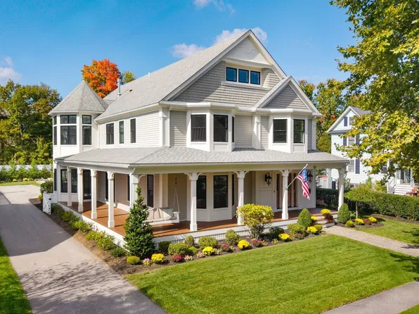 61 Warren St, Needham, MA 02492