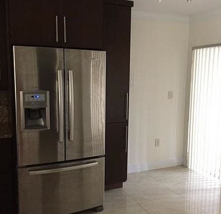 2nd image of 10947 NW 65th St