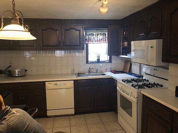 4th image of 27 Cleveland Pl