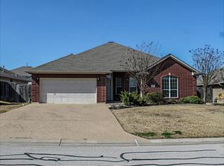 1215 Martinsville Ln, College Station, TX 77845