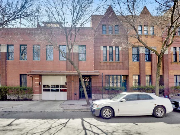 1235 W George St APT 110, Chicago, IL 60657