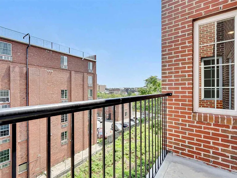 725 Sip St #404 — Photo 12