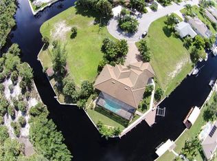 2105 Ottersrest Ln, Cape Coral, FL 33990