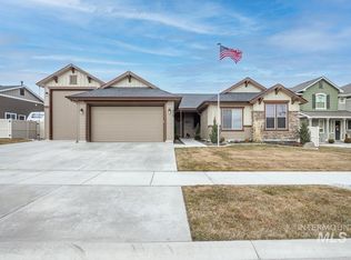 978 Silver Springs St, Middleton, ID 83644