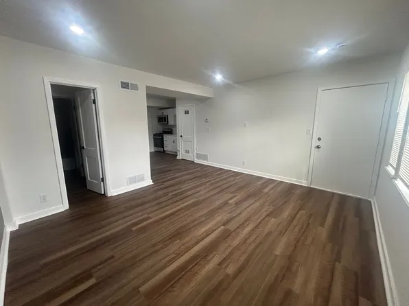 GREGORY, 202 E Gregory Blvd, Kansas City, MO 64114