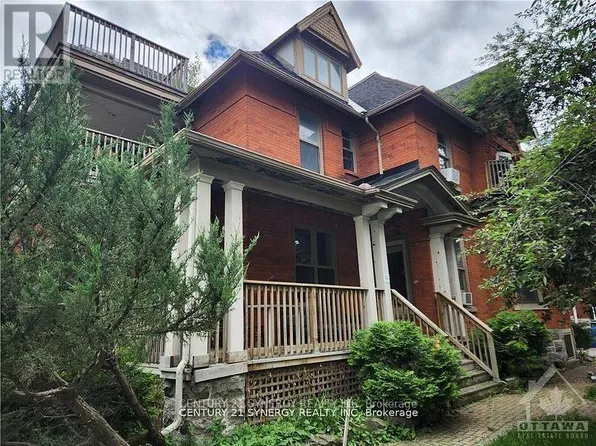 450 Maclaren St #8, Ottawa, ON K1R 5K6