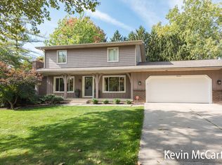 2624 Inverness Rd SE, Grand Rapids, MI 49546