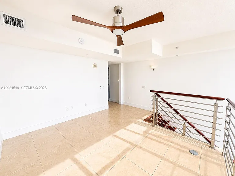 41 SE 5th St #1415 — Photo 8