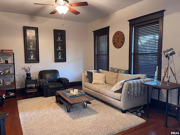 5th image of 300 S A St APT 2