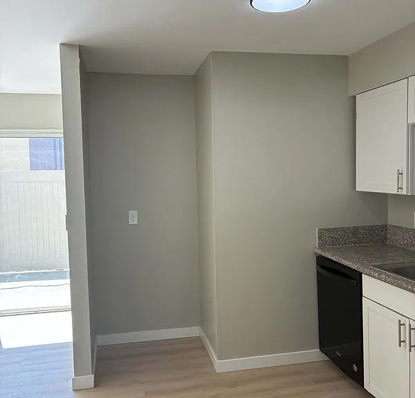 135 Cook St #3 — Photo 5