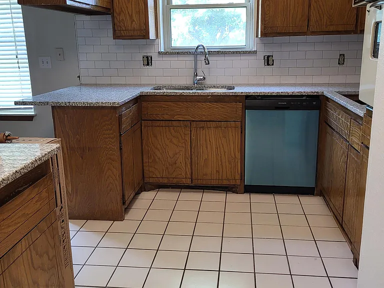 1306 W Aries Rd — Photo 5