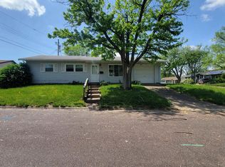 1419 Jefferson St, Pekin, IL 61554