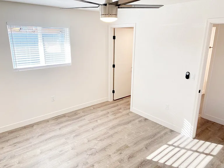 6707 E Cheery Lynn Rd #A — Photo 32