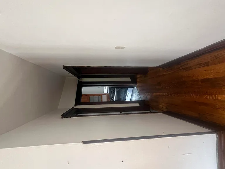 2921 Helen St #UPPER — Photo 13